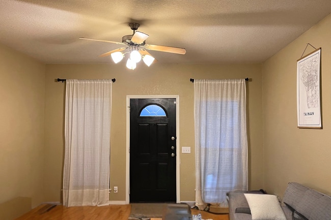 Photo - Two Bedroom Townhouse, Great Location!