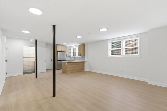 Photo - 5915 N Milwaukee Ave Unit G