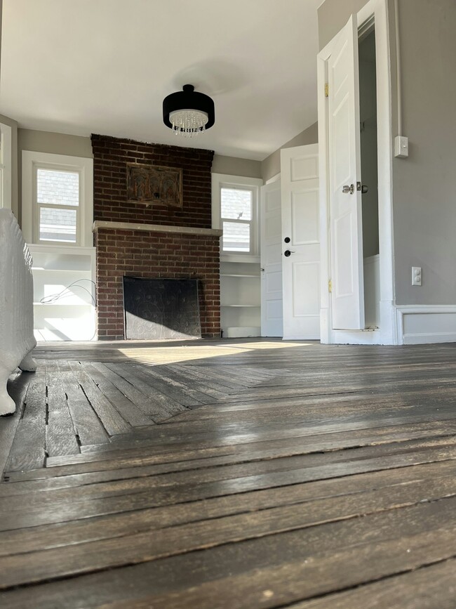 Building Photo - 1746 Mineral Spring Rd Unit 2 Rental