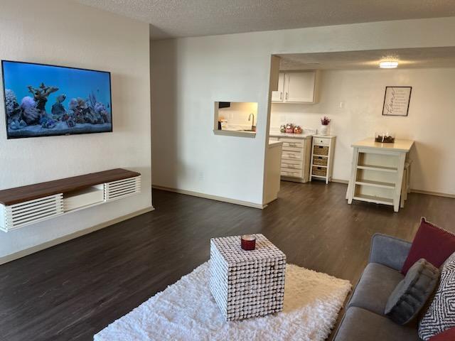 Quail Hollow Apartments