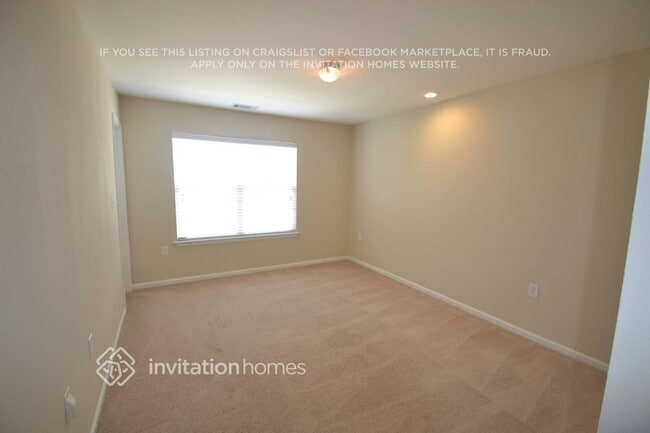 Photo - 3923 Damask Drive