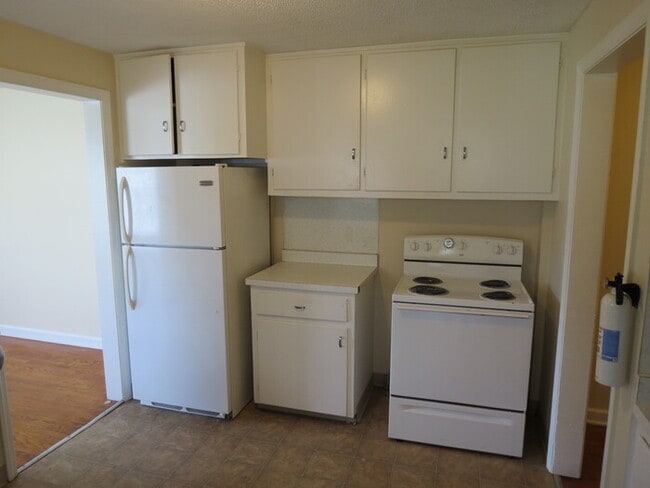 Photo - 2741 Thorndale Ave