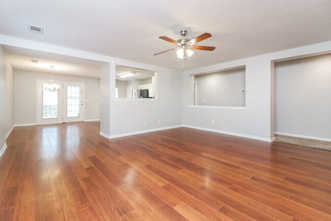 Photo - 417 Autumn Creek Dr