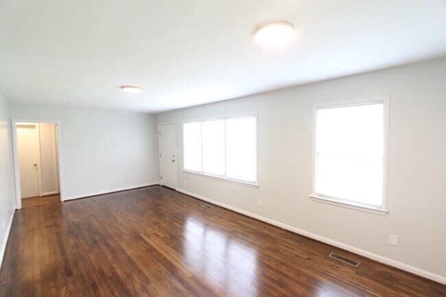 Photo - 5856 34th St N