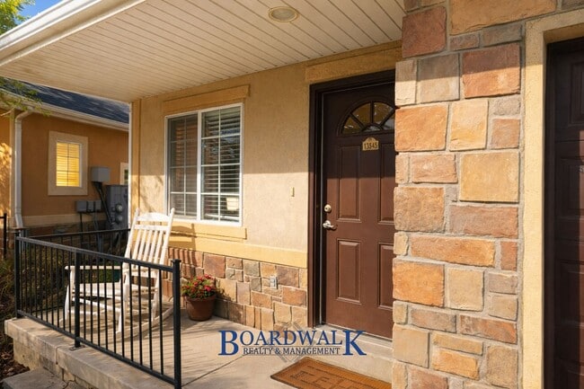 Photo - Beautiful 3 Bedroom Townhome End Unit in Draper!