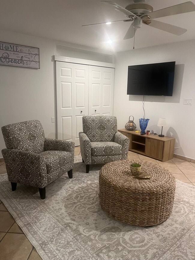 Photo - 610 Kentia Ave