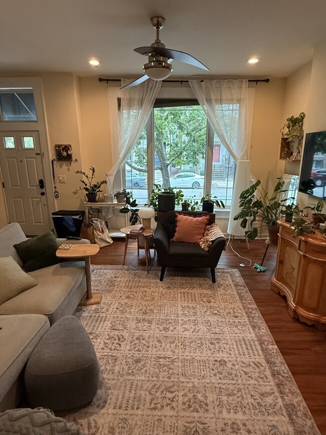Photo - 2132 W Ohio St Unit Apt 1