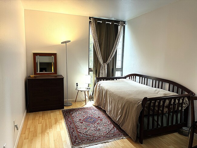 Photo - 555 Pierce St