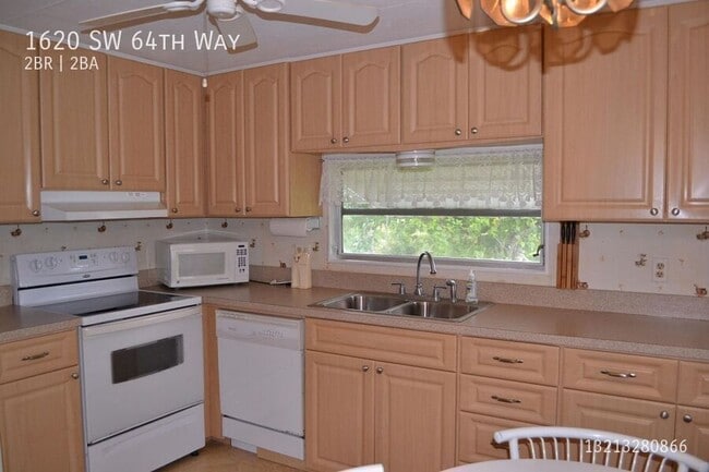 Photo - 1620 SW 64th Way