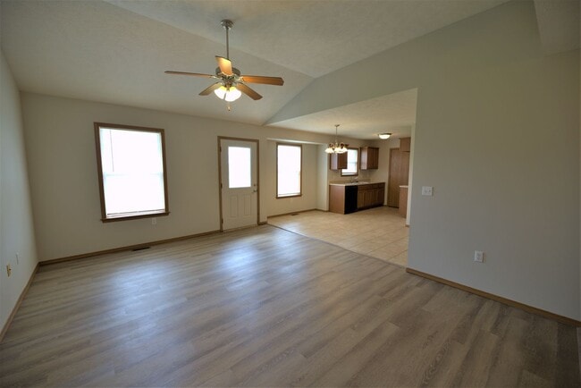 Photo - 3 bedroom 2 bathroom home with fence