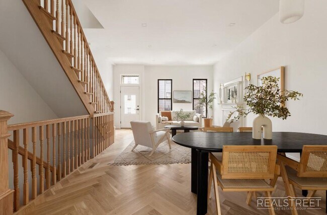 Photo - Stunning Brand New Townhouse for Rent in Bushwick! Unidad 2