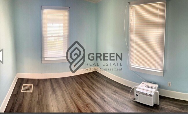 Photo - 196 S Grand Ave Unidad 1/2