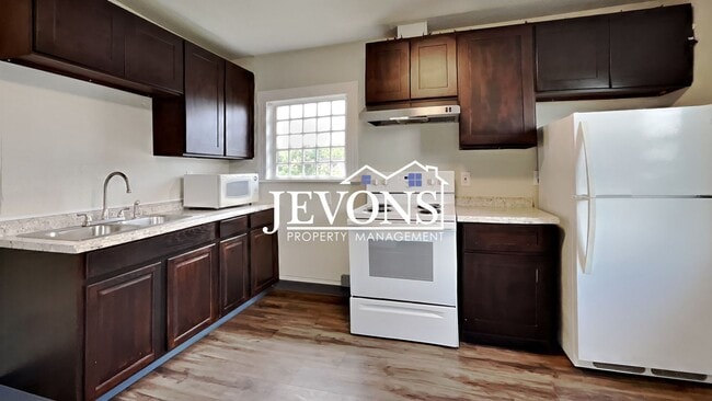 Building Photo - 723 S Sprague Ave Unit C