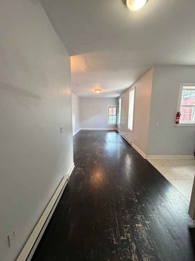 Photo - 239 S 6th St Unit Apt 2