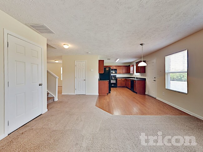 Photo - 1009 Harmony Ln