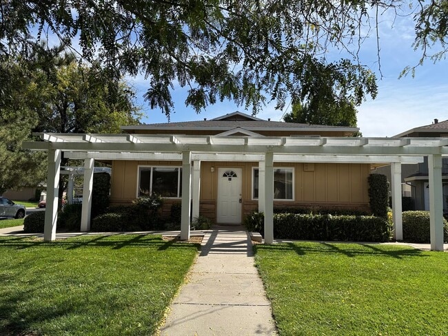 Photo - 2112 Chrysler Dr Unit 1