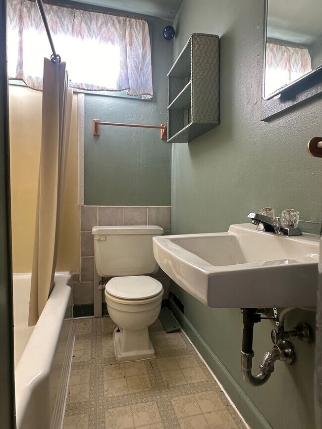 1040.5 Orchard Ave House House Rental in Winchester, VA