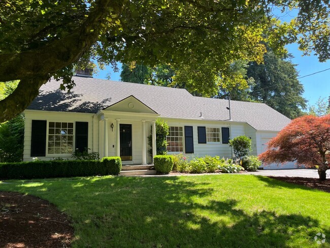 Building Photo - Gorgeous Modern Home Ready to Rent!
