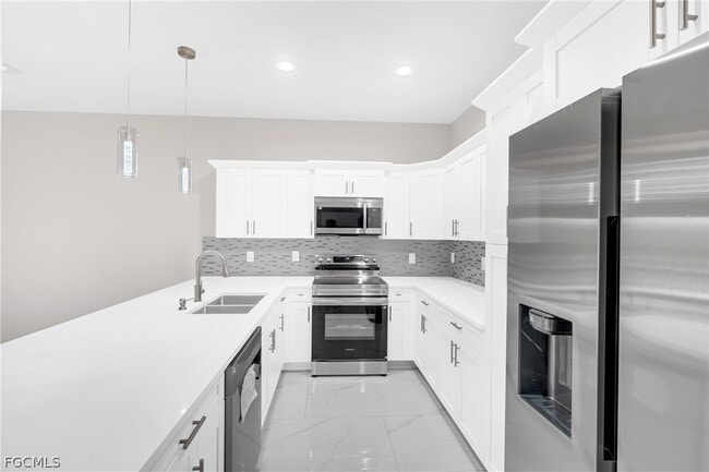 Photo - 725 Lamar St E