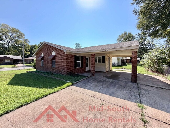 3325 Cedar Springs Dr