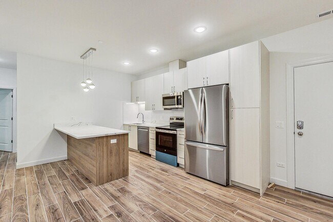 Photo - 6122 S University Ave Unidad 103