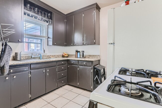 Photo - 759 Bellaire St