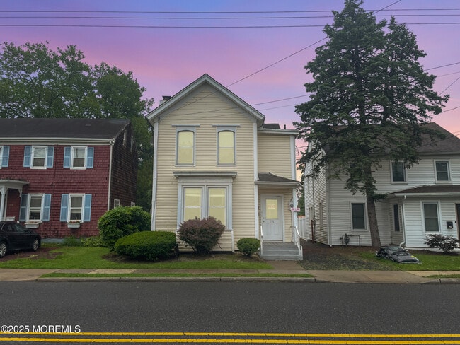 Photo - 191 Main St Apartment Unit A