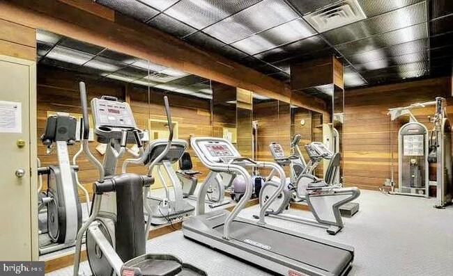 Photo - 700 7th St SW Unit 417