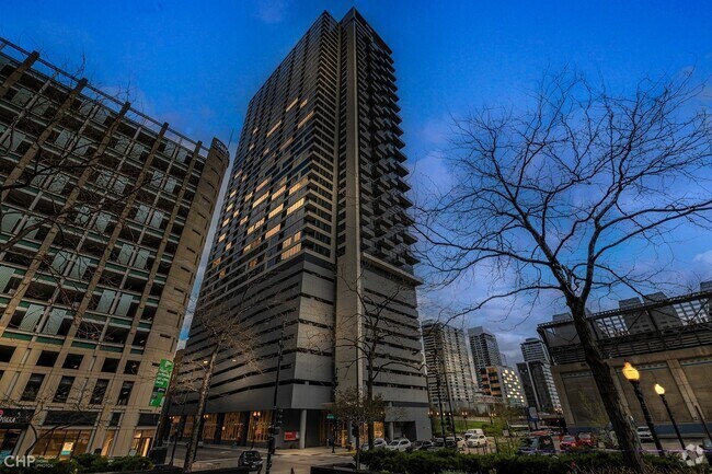 Building Photo - 235 W Van Buren St Unit 1415 Rental