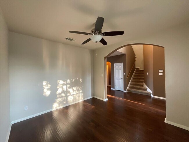 Photo - 4427 Meadowside Ln