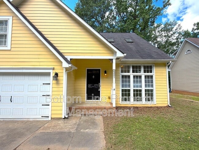 Photo - 2321 Heathershire Ln