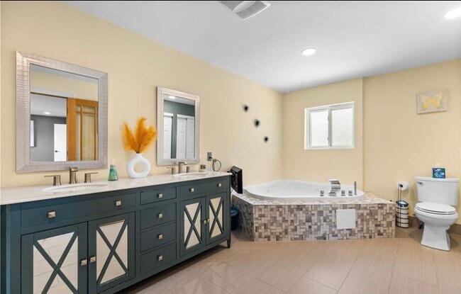 Photo - 10030 Hillside Ter