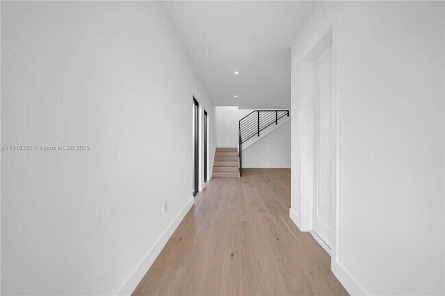 Photo - 3327 SW 24th St