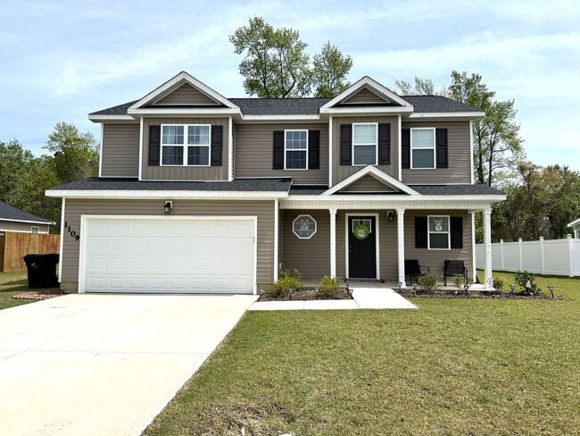 Building Photo - Beautiful Home! Convenient to Camp Lejeune!