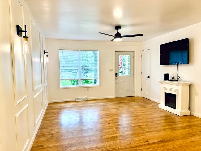 Photo - 21 Loughberry Rd S