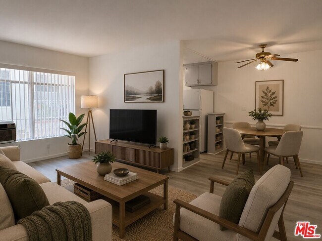 Photo - 1010 N Stanley Ave Unidad 8