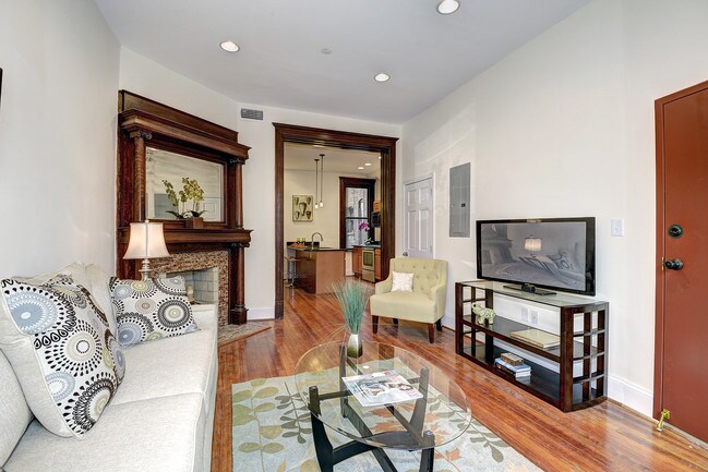 Photo - 1929 Calvert St NW Unidad 1