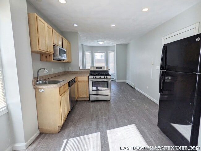 Photo - 329 Paris St Unit 1