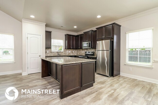 Photo - 3175 York Pl Dr NE