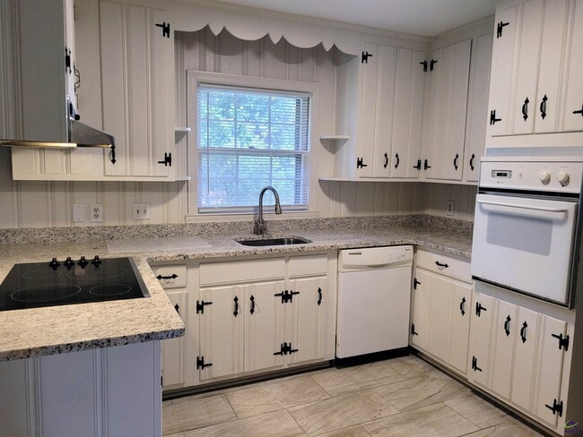 Photo - 2989 King Alfred Dr