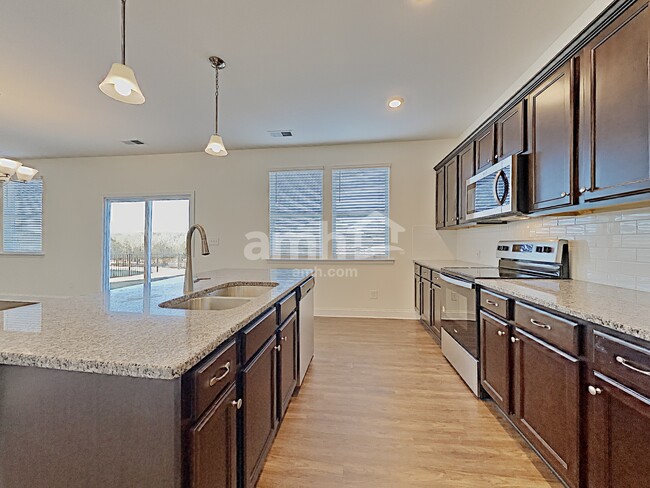 Photo - 108 Everett Park Dr