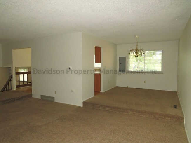 617 Gilcrest Rd