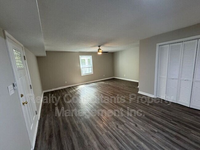 Photo - 604 E Iredell Ave