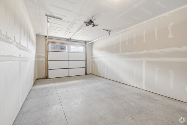 1BR, 1BA - 805SF - Garage