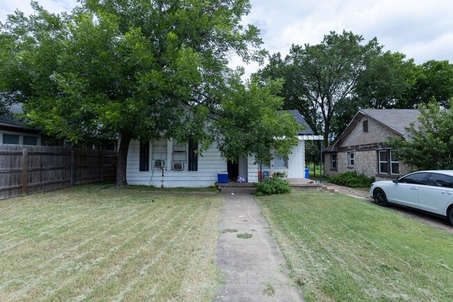Building Photo - 2913 Homan Ave