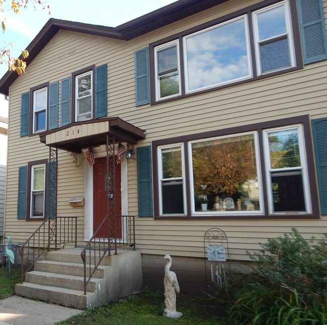 Building Photo - 214 North Ave Unit 2 Rental