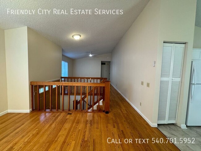 Photo - 566 Viewmont Ct