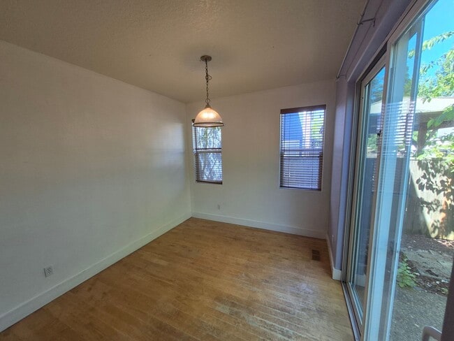 Photo - Family home in Hillsboro.