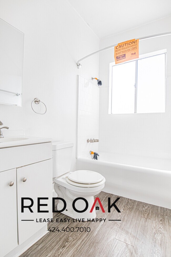 Photo - 1454 W 3rd St Unidad 203