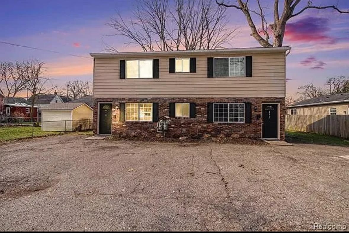 Photo - 415 Railroad St (Howell, MI)